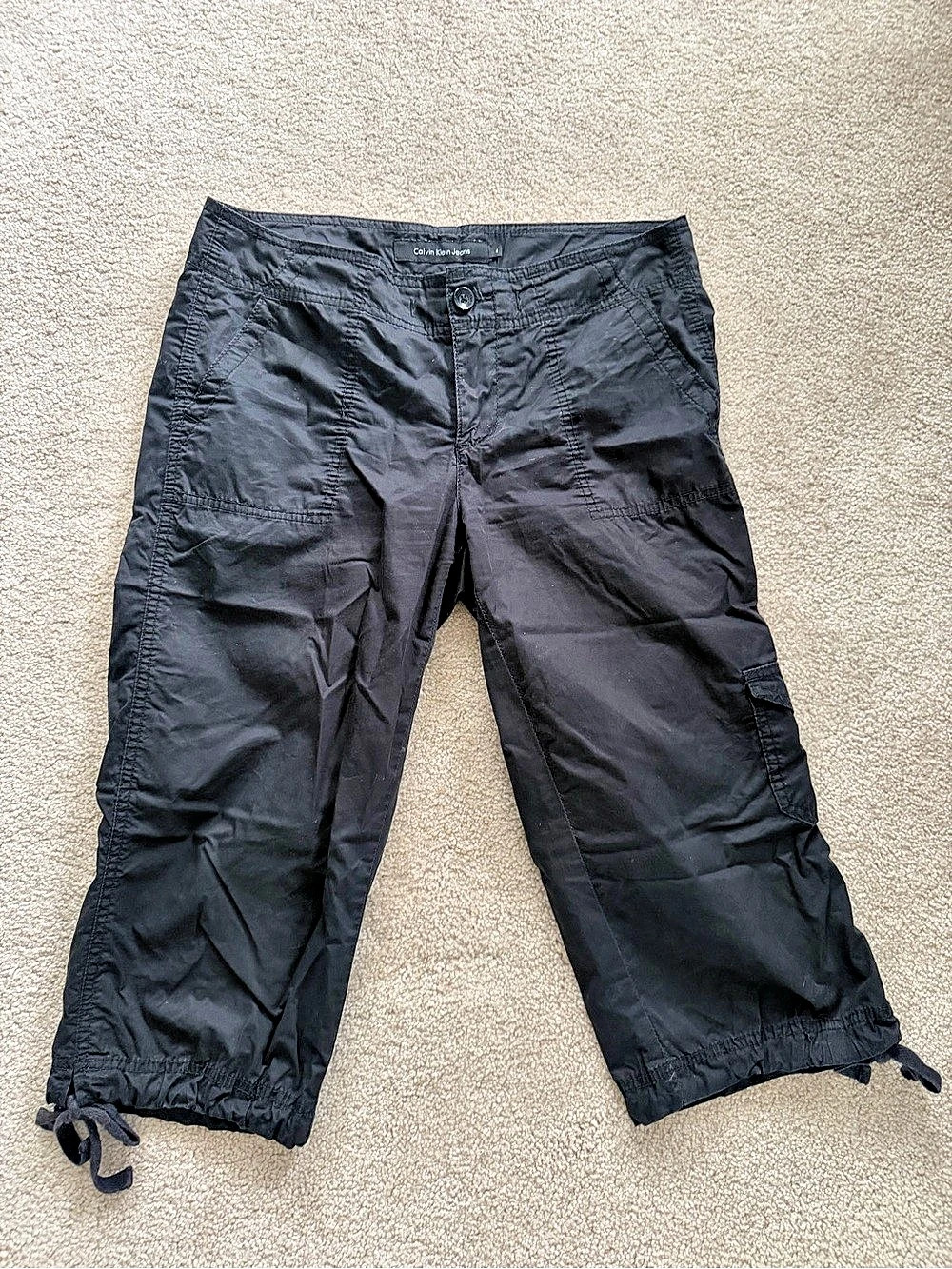 Calvin Klein Jeans Black Cargo Capris Size 4